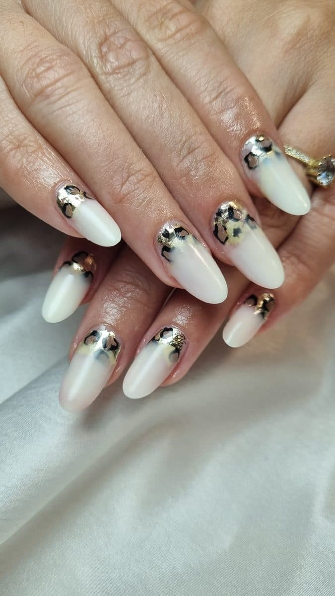 Lucrare nail art 13